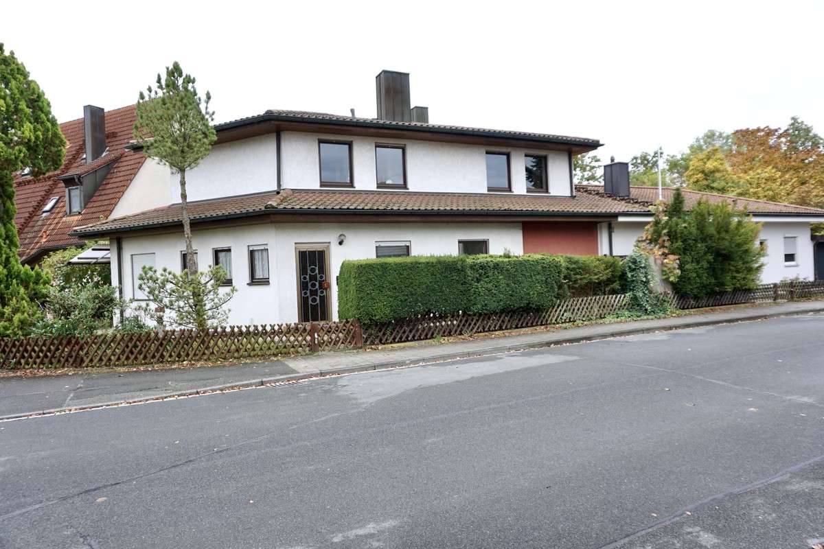 Thumbnail-Wohnung zum Kaufen in Erlangen Alterlangen 299.000,00 € 86.32 m²