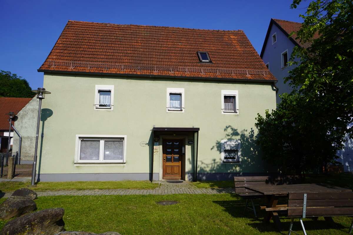 Thumbnail-Haus zum Kaufen in Hirschbach Eschenfelden 230.000,00 € 160 m²