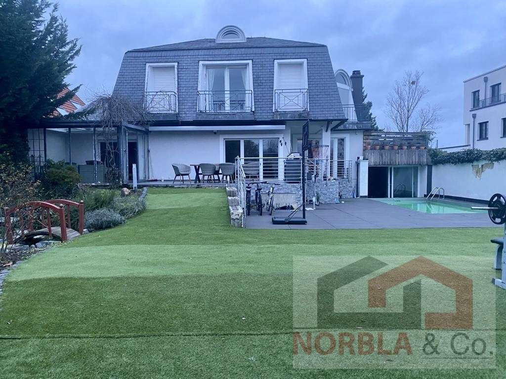 Thumbnail-Haus zum Kaufen in Frankfurt am Main Bergen-Enkheim 1.450.000,00 € 350 m²