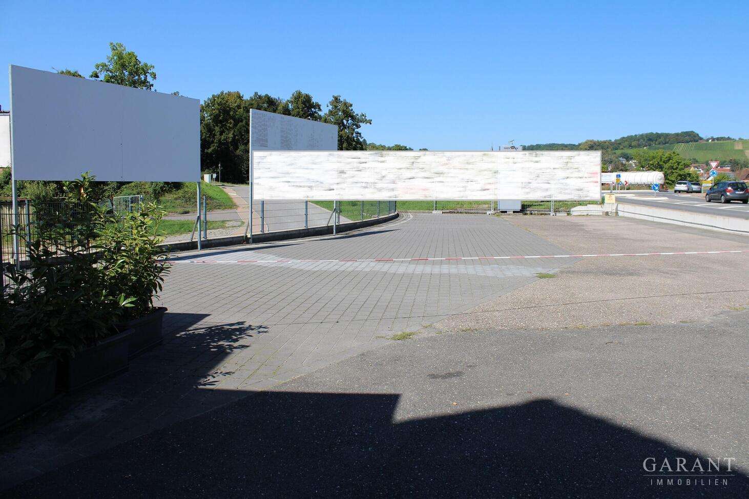 Thumbnail-Halle in Gundelsheim 2.500,00 € 135 m²