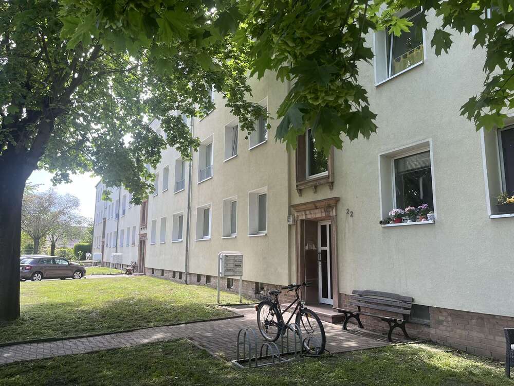 Thumbnail-Wohnung zum Mieten in Calbe 300,00 € 46.41 m²