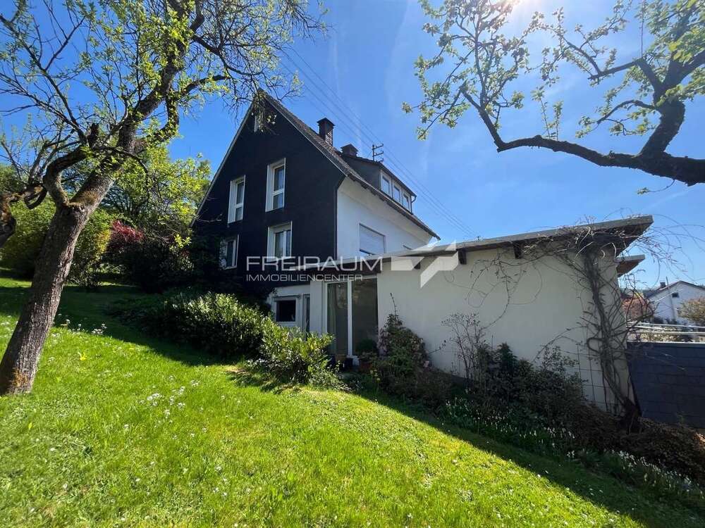 Thumbnail-Haus zum Kaufen in Hilchenbach Vormwald 295.000,00 € 182 m²