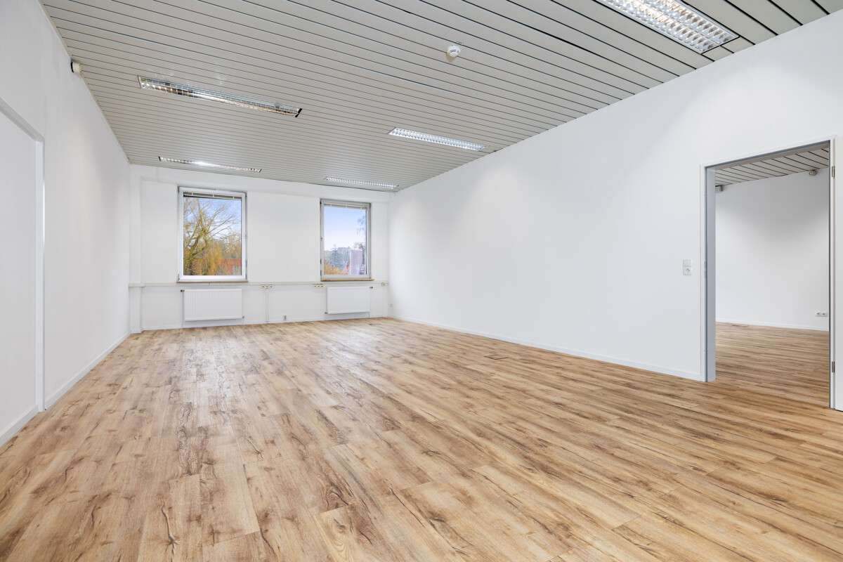 Thumbnail-Büro in Neusäß 2.047,14 € 240.84 m²