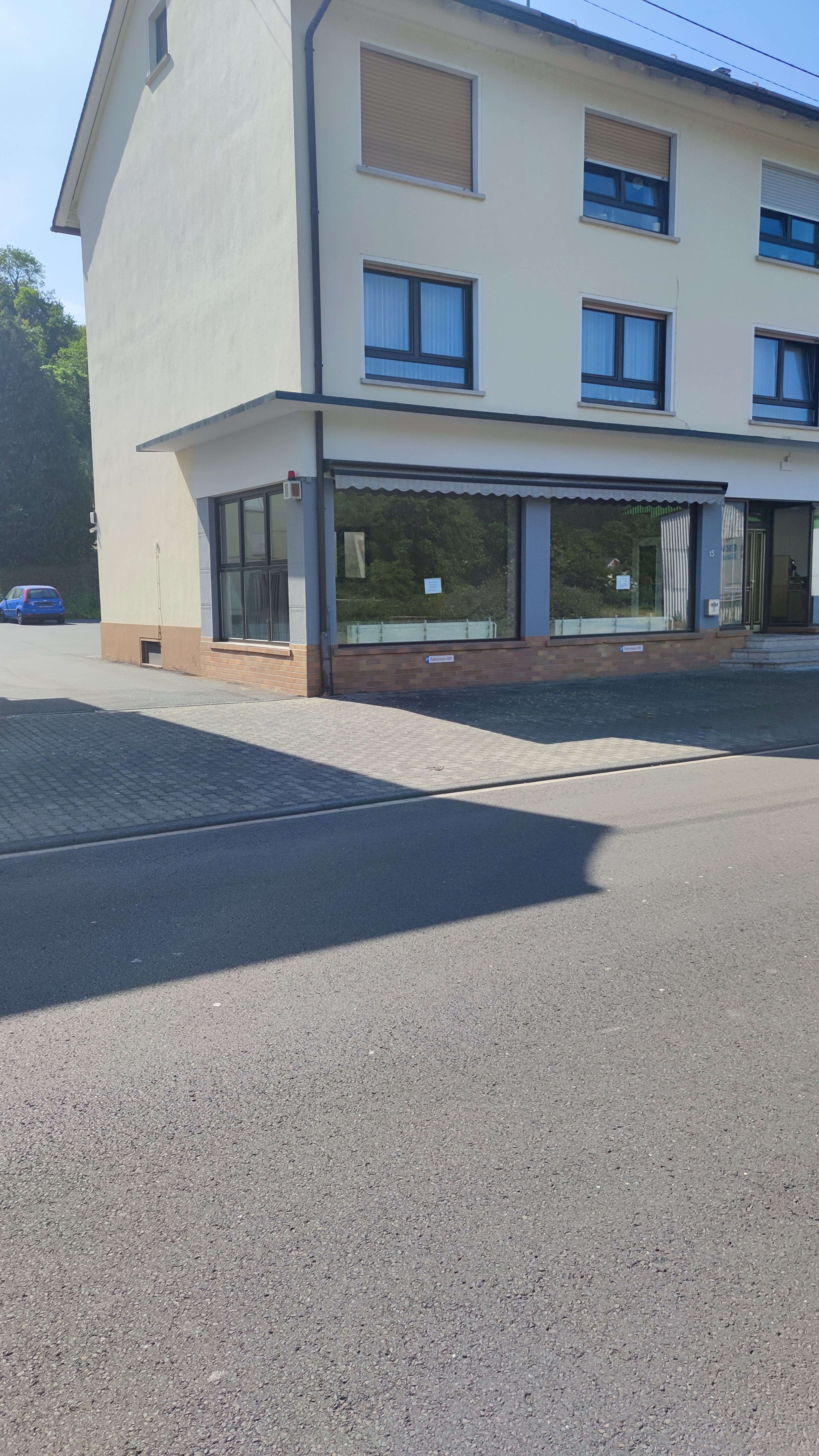 Thumbnail-Einzelhandel in Idar-Oberstein 500,00 € 84 m²