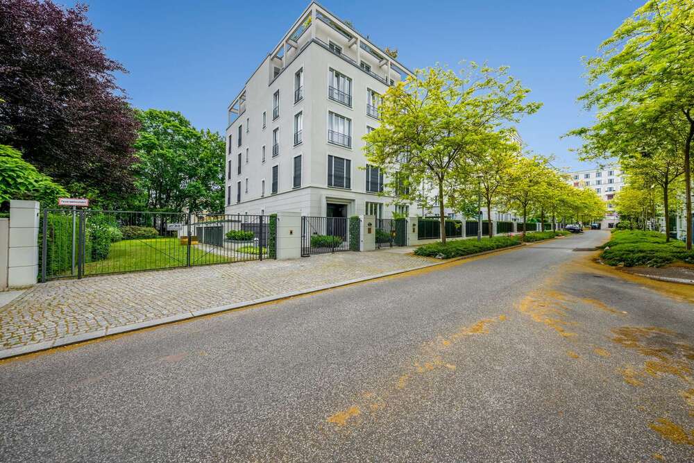 Thumbnail-Wohnung zum Kaufen in Berlin 990.000,00 € 98.66 m²