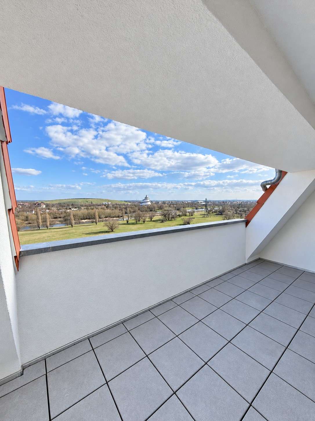 Thumbnail-Wohnung zum Mieten in Magdeburg 1.800,00 € 136 m²