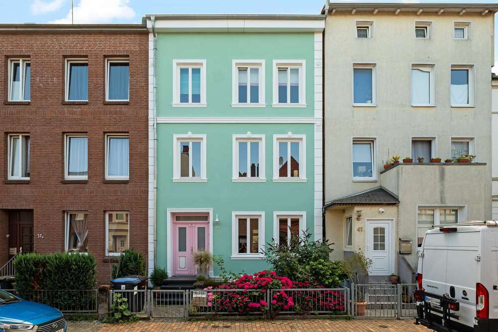 Thumbnail-Haus zum Kaufen in Lübeck 950.000,00 € 158.89 m²