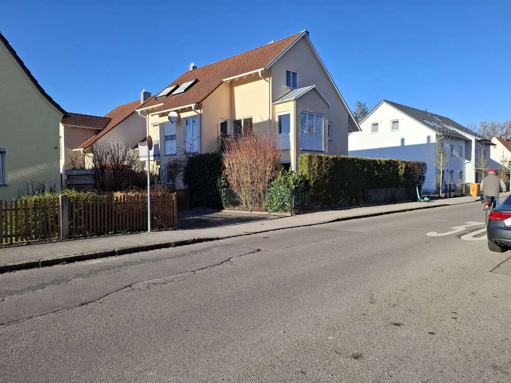 Thumbnail-Wohnung zum Mieten in Augsburg 806,00 € 72.17 m²