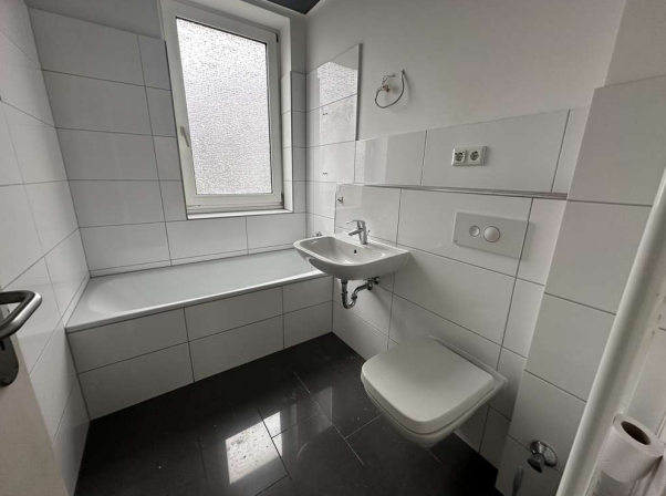 Thumbnail-Wohnung zum Kaufen in Düsseldorf 239.000,00 € 80 m²