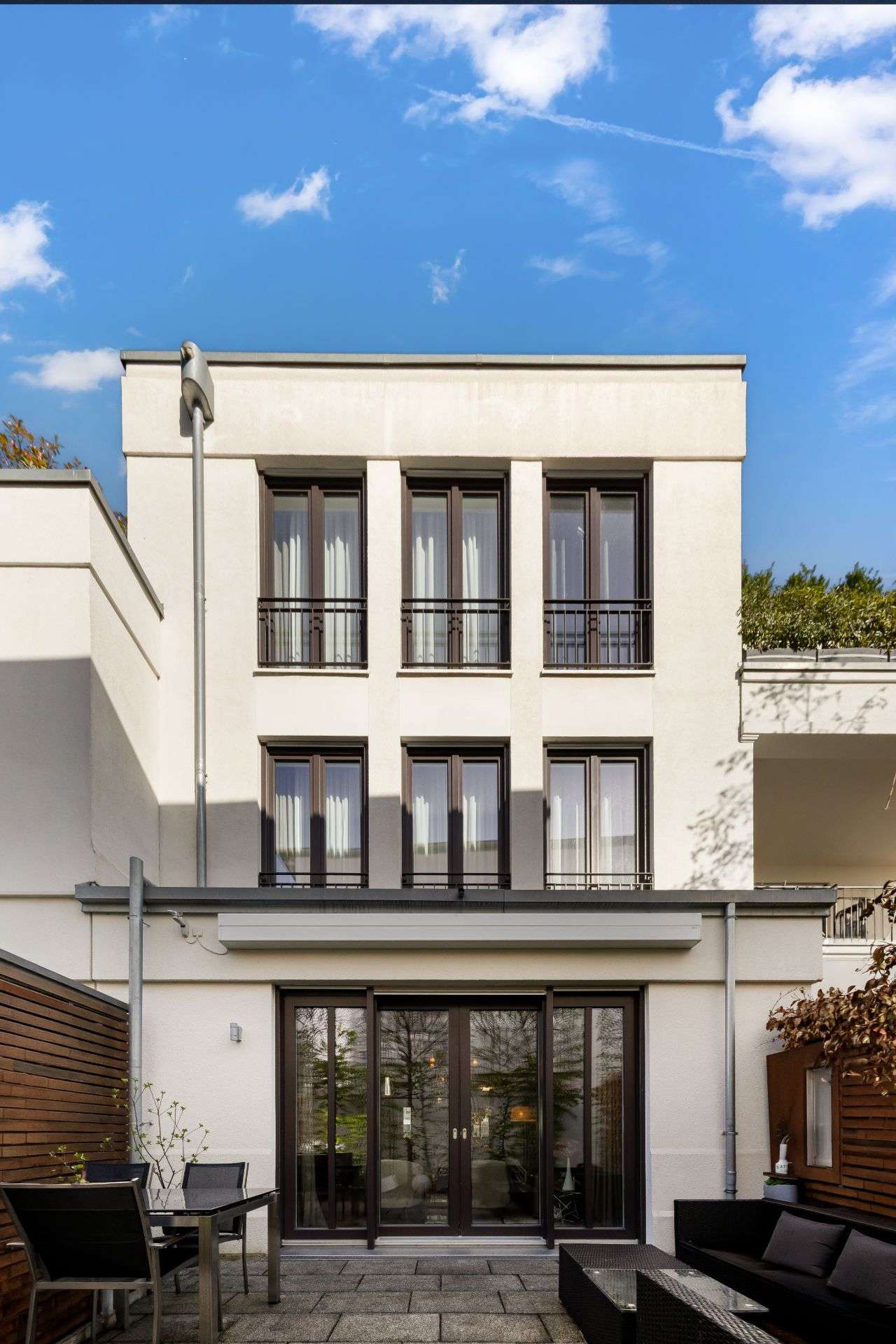 Thumbnail-Haus zum Kaufen in Düsseldorf 1.800.000,00 € 225 m²