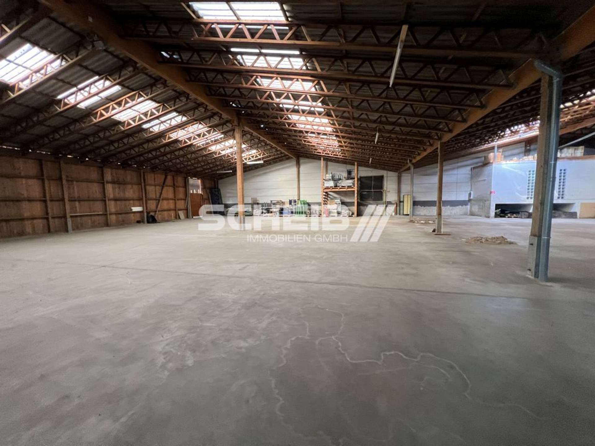 Thumbnail-Halle in Crailsheim 1.876,00 € 670 m²