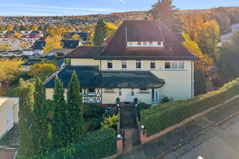 Thumbnail-Haus zum Kaufen in Hofheim 2.224.000,00 € 302 m²