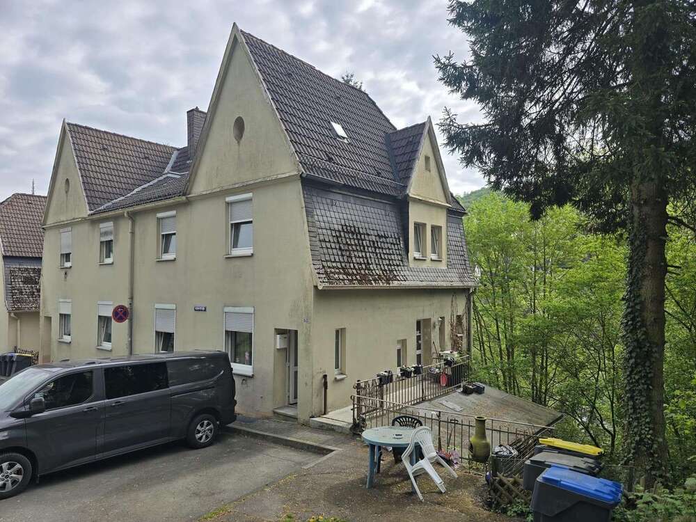 Thumbnail-Haus zum Kaufen in Altena 170.000,00 € 190 m²