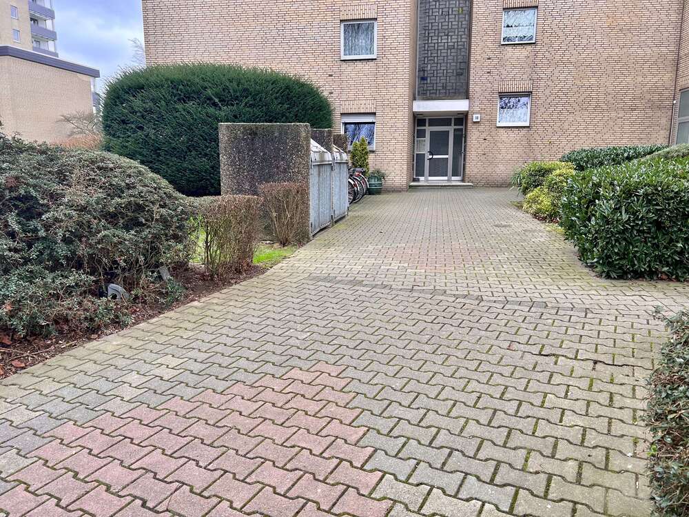 Thumbnail-Wohnung zum Kaufen in Krefeld 110.000,00 € 57 m²