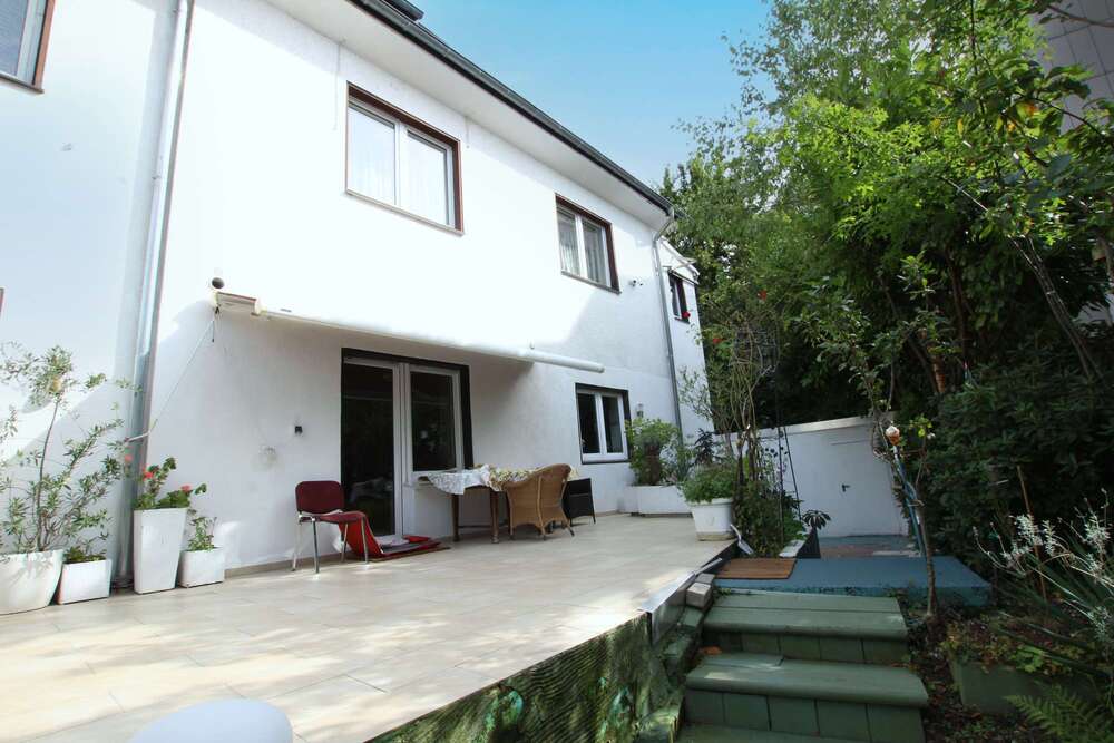 Thumbnail-Haus zum Kaufen in Gelsenkirchen 699.000,00 € 300 m²