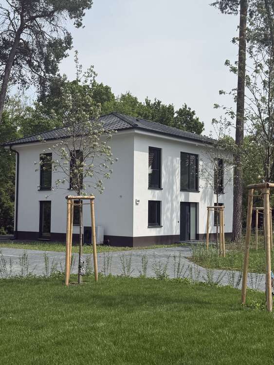 Thumbnail-Haus zum Kaufen in Brandenburg - Blankenfelde-Mahlow 890.000,00 € 153 m²