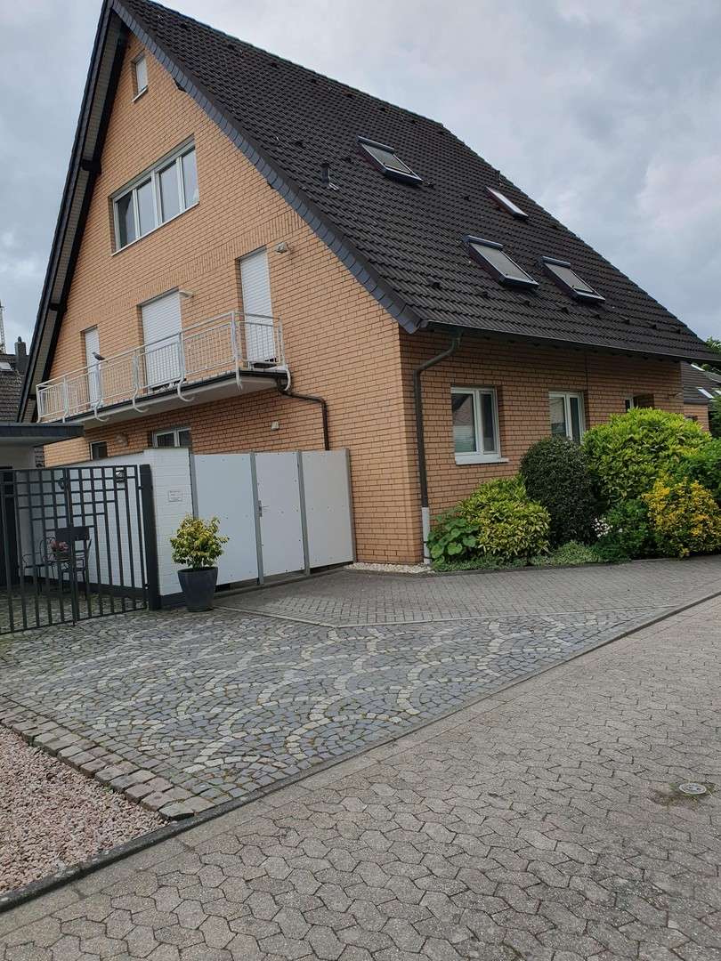 Thumbnail-Haus zum Kaufen in Ratingen 930.000,00 € 220 m²