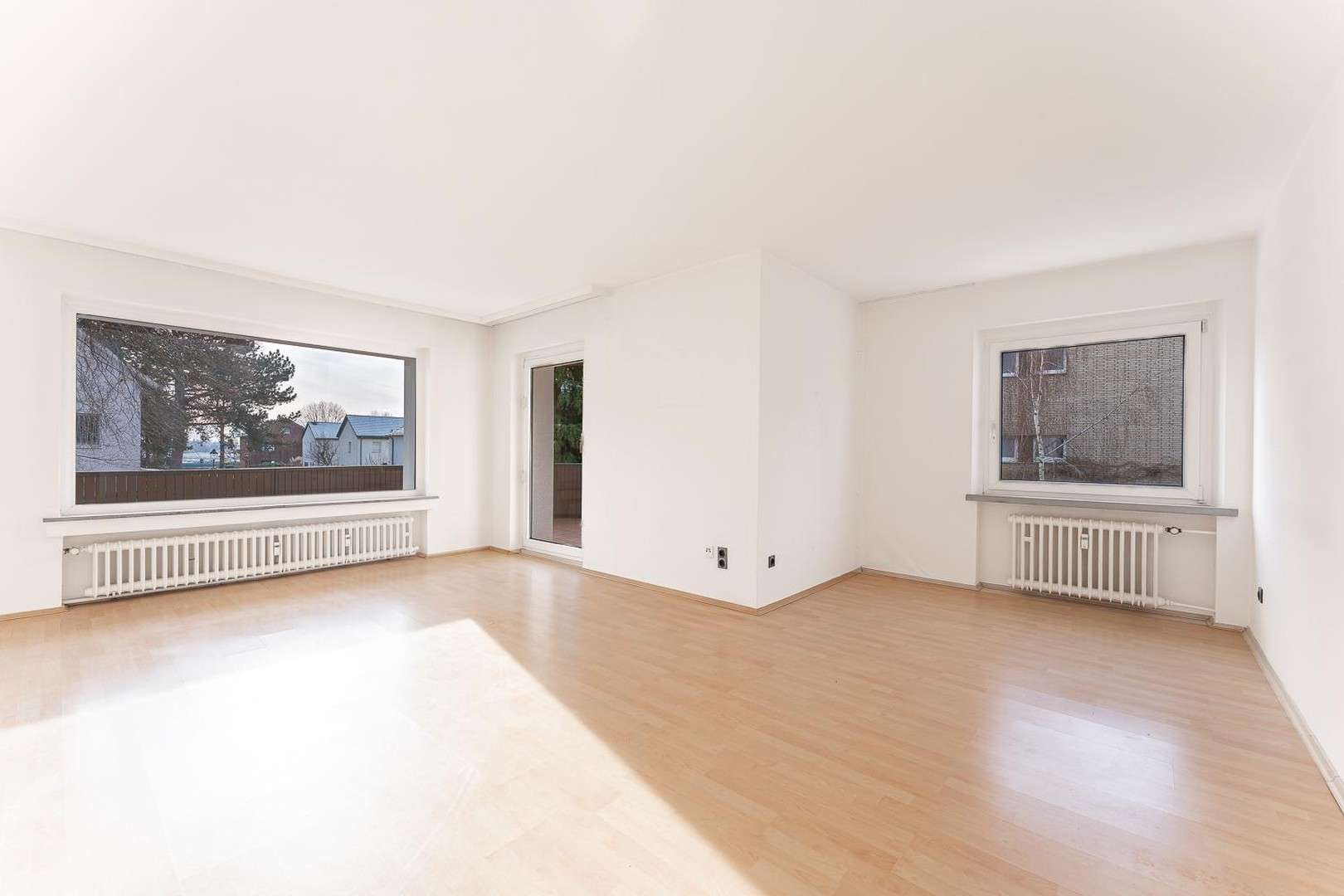 Thumbnail-Wohnung zum Kaufen in Düsseldorf Heerdt 460.000,00 € 96 m²