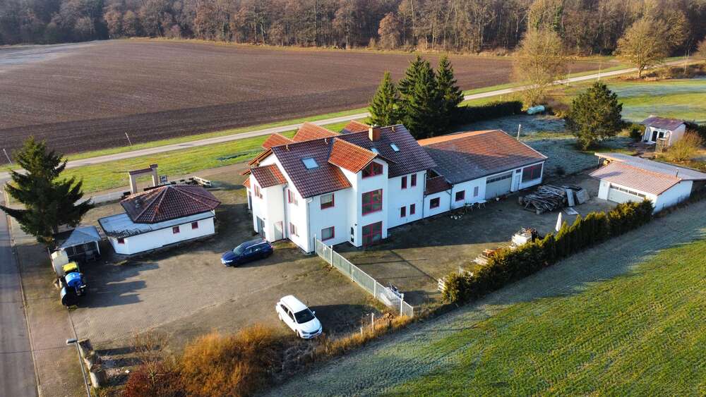 Thumbnail-Haus zum Kaufen in Hohenstein 370.000,00 € 468 m²