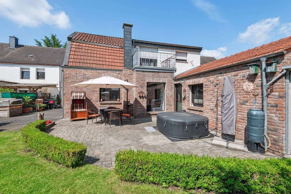 Thumbnail-Haus zum Kaufen in Issum 595.000,00 € 280 m²