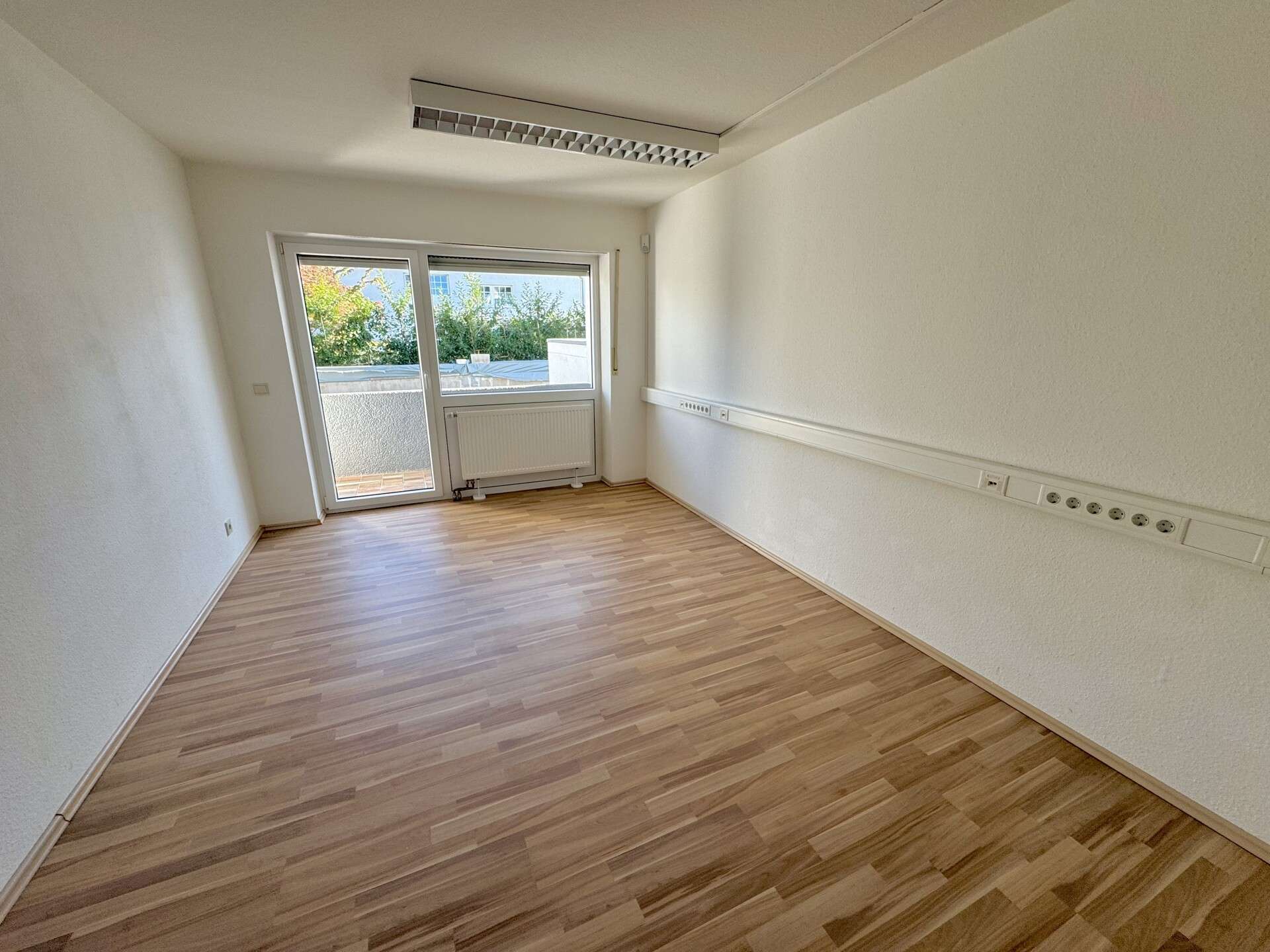Thumbnail-Büro in Rengsdorf 990,00 € 118 m²