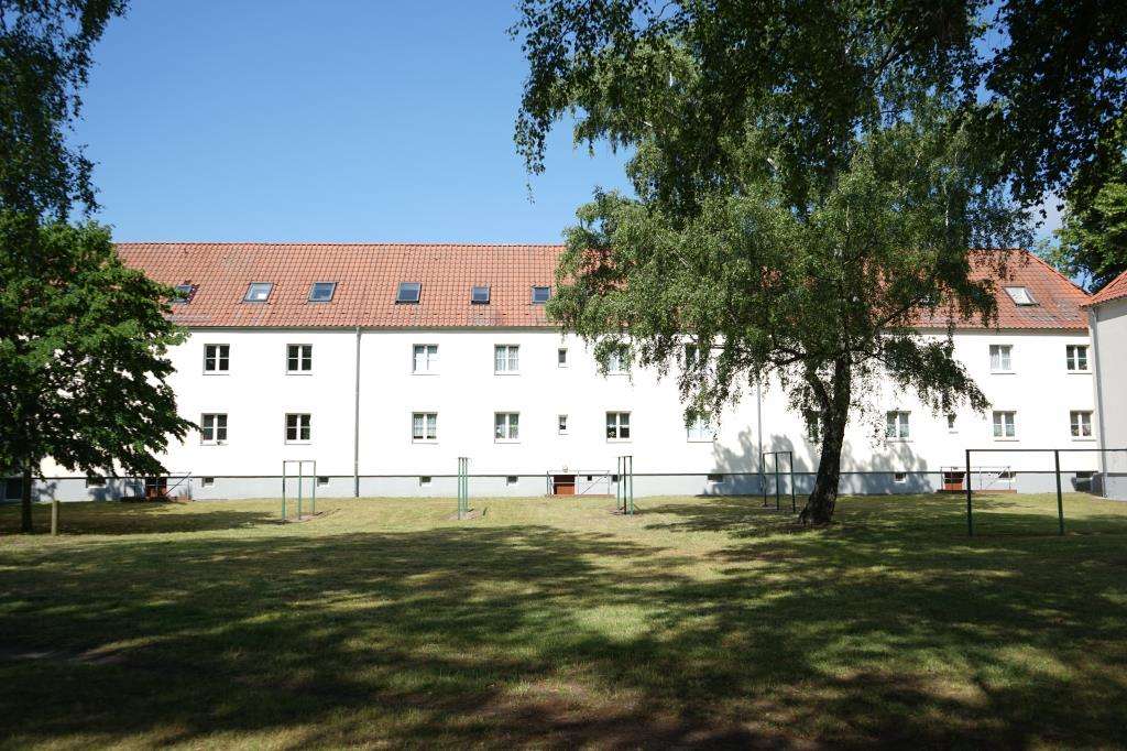 Thumbnail-Wohnung zum Mieten in Brandenburg an der Havel 363,21 € 42.73 m²