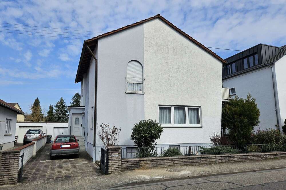 Thumbnail-Haus zum Kaufen in Karlsruhe 495.000,00 € 177 m²