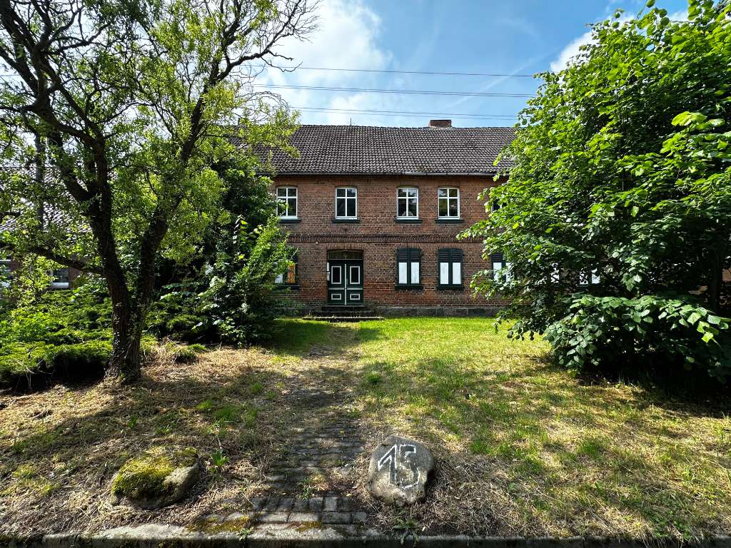 Thumbnail-Haus zum Kaufen in Schwiesau 180.000,00 € 457 m²