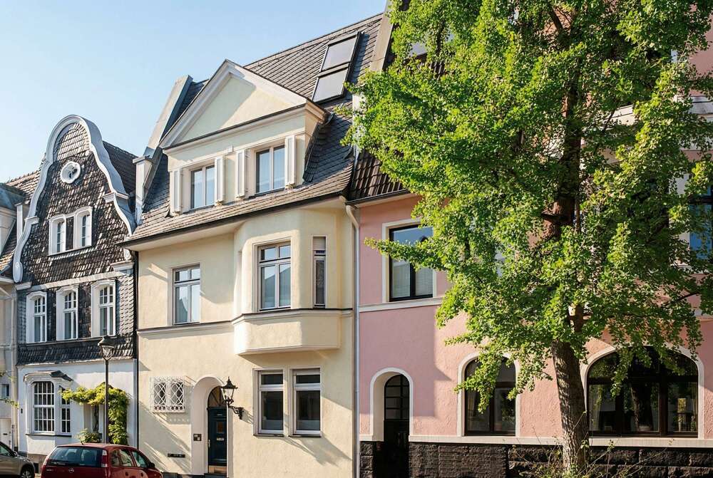 Thumbnail-Wohnung zum Kaufen in Düsseldorf - Oberkassel 1.490.000,00 € 115 m²