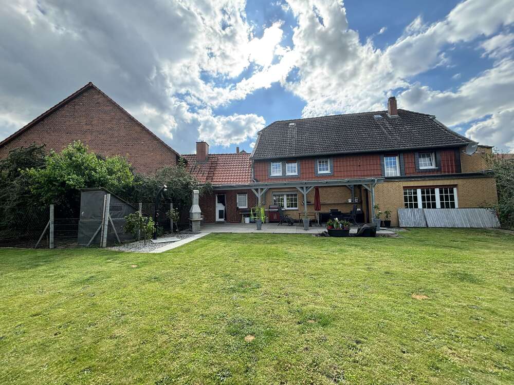 Thumbnail-Haus zum Kaufen in Vechelde 349.000,00 € 250 m²