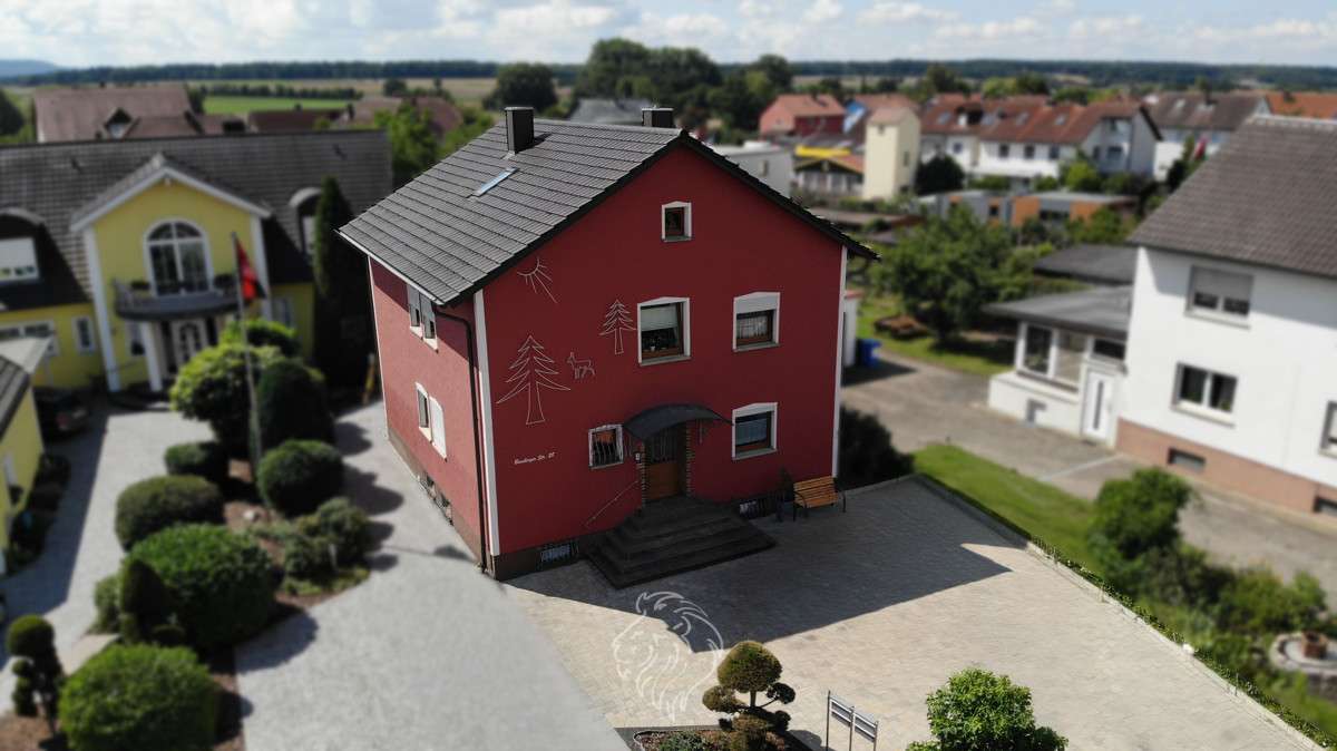 Thumbnail-Haus zum Kaufen in Schwarzach am Main 357.000,00 € 182 m²