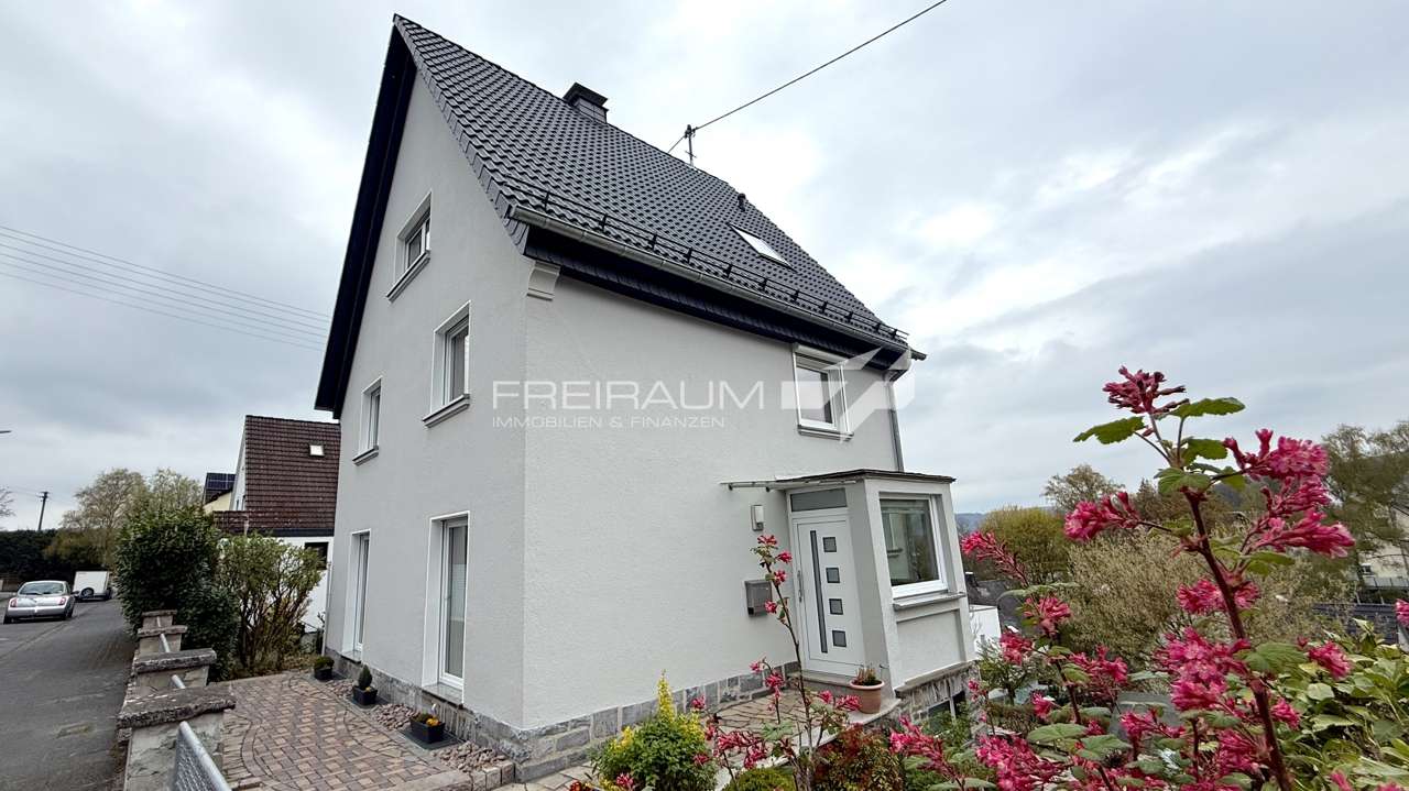 Thumbnail-Haus zum Mieten in Siegen Weidenau 1.100,00 € 120 m²