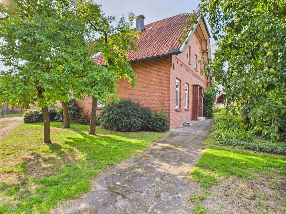 Thumbnail-Haus zum Kaufen in Stolzenau 240.000,00 € 195 m²