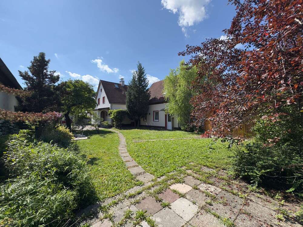 Thumbnail-Haus zum Kaufen in Burgkirchen a. d. AlzGendorf 375.000,00 € 149 m²