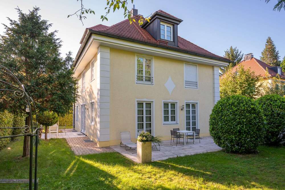 Thumbnail-Haus zum Kaufen in München 2.895.000,00 € 261.65 m²