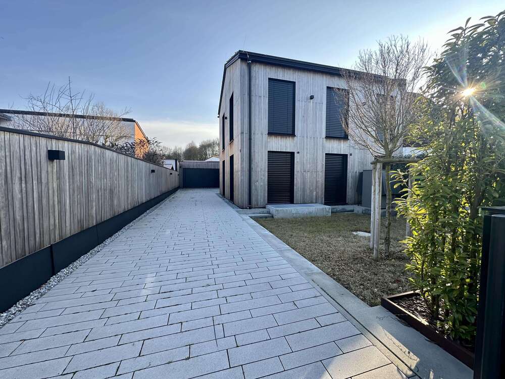 Thumbnail-Haus zum Kaufen in Regensburg 1.690.000,00 € 208 m²