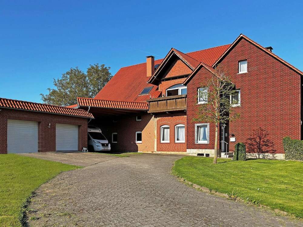 Thumbnail-Haus zum Kaufen in Rinteln 275.000,00 € 291 m²