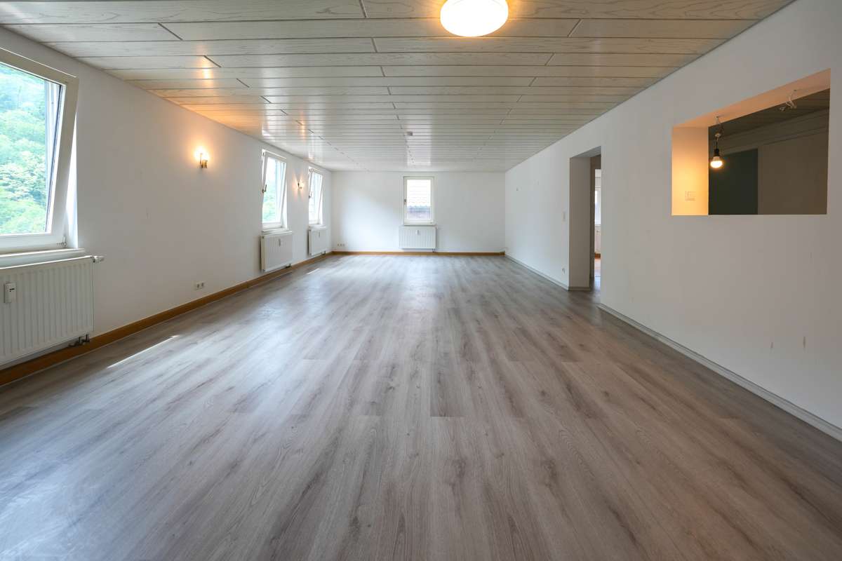 Thumbnail-Wohnung zum Mieten in Höfen an der Enz 1.900,00 € 199 m²