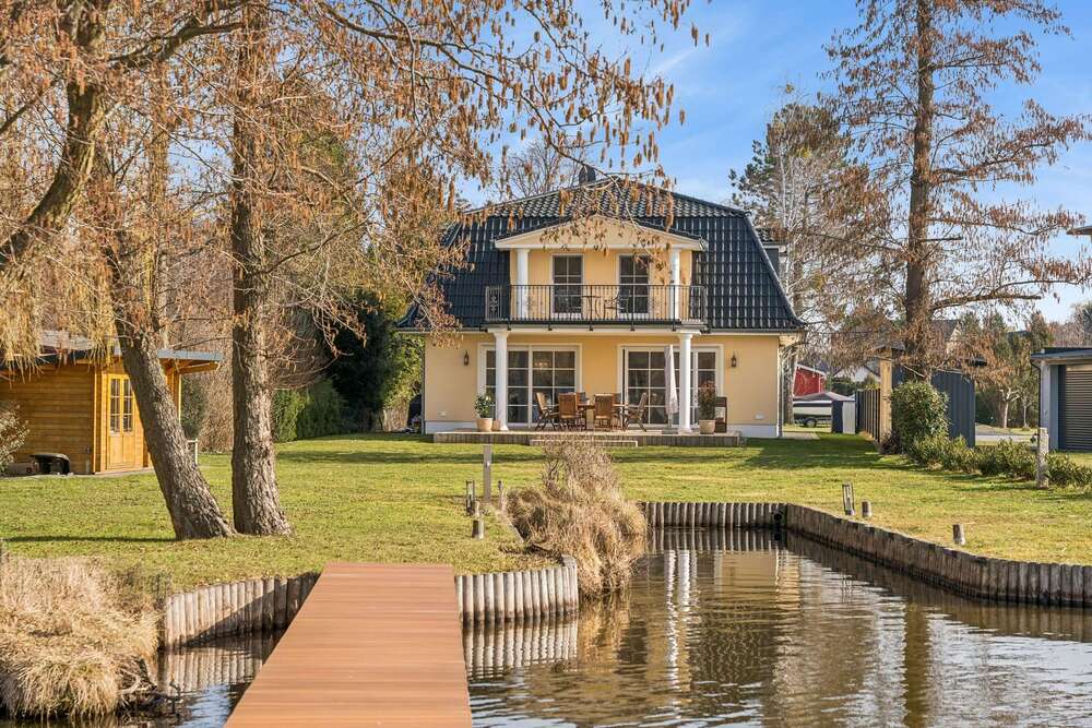 Thumbnail-Haus zum Kaufen in Schwerin 1.950.000,00 € 226 m²