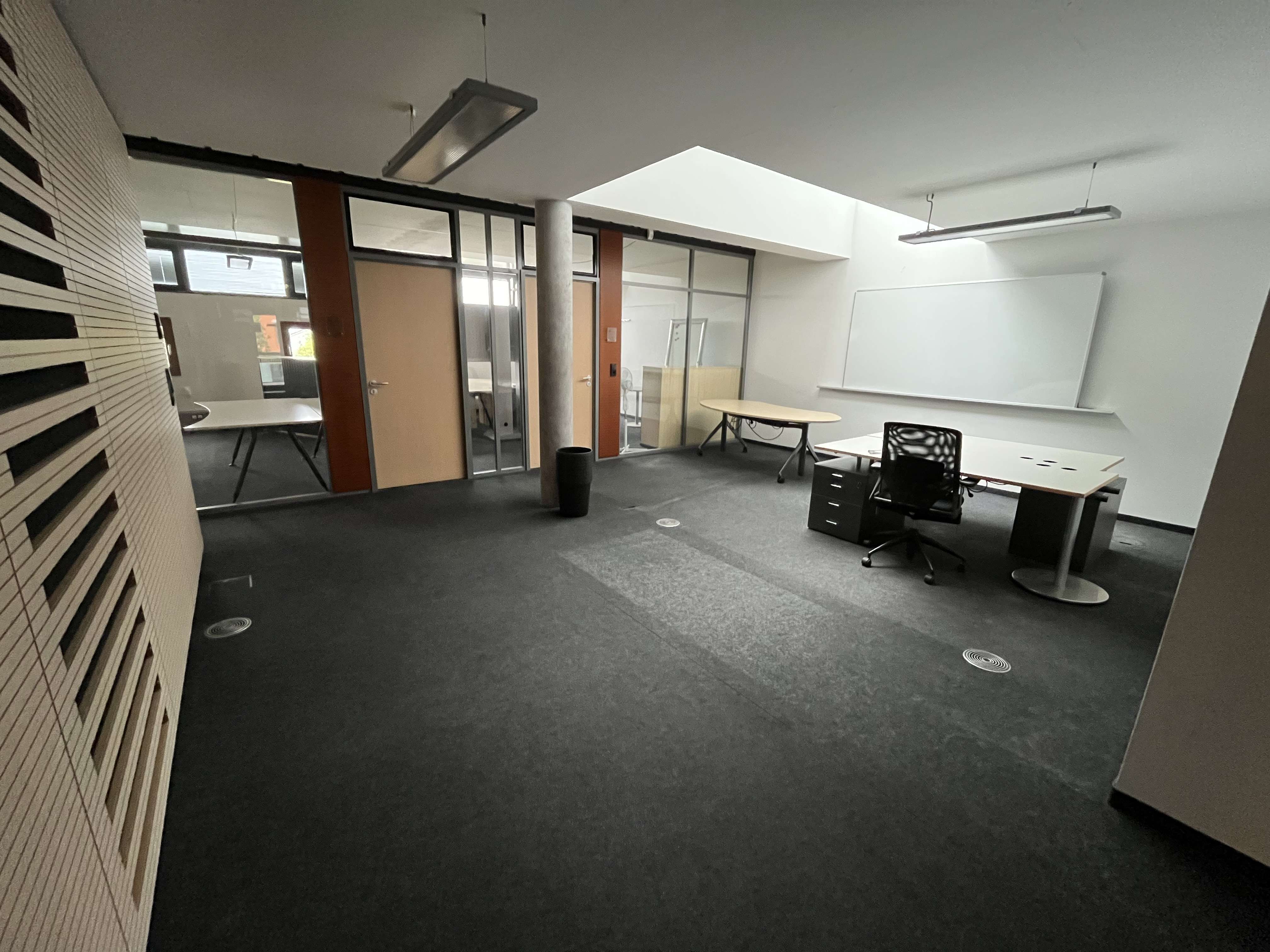 Thumbnail-Büro in Groß-Gerau 2.465,00 € 260 m²