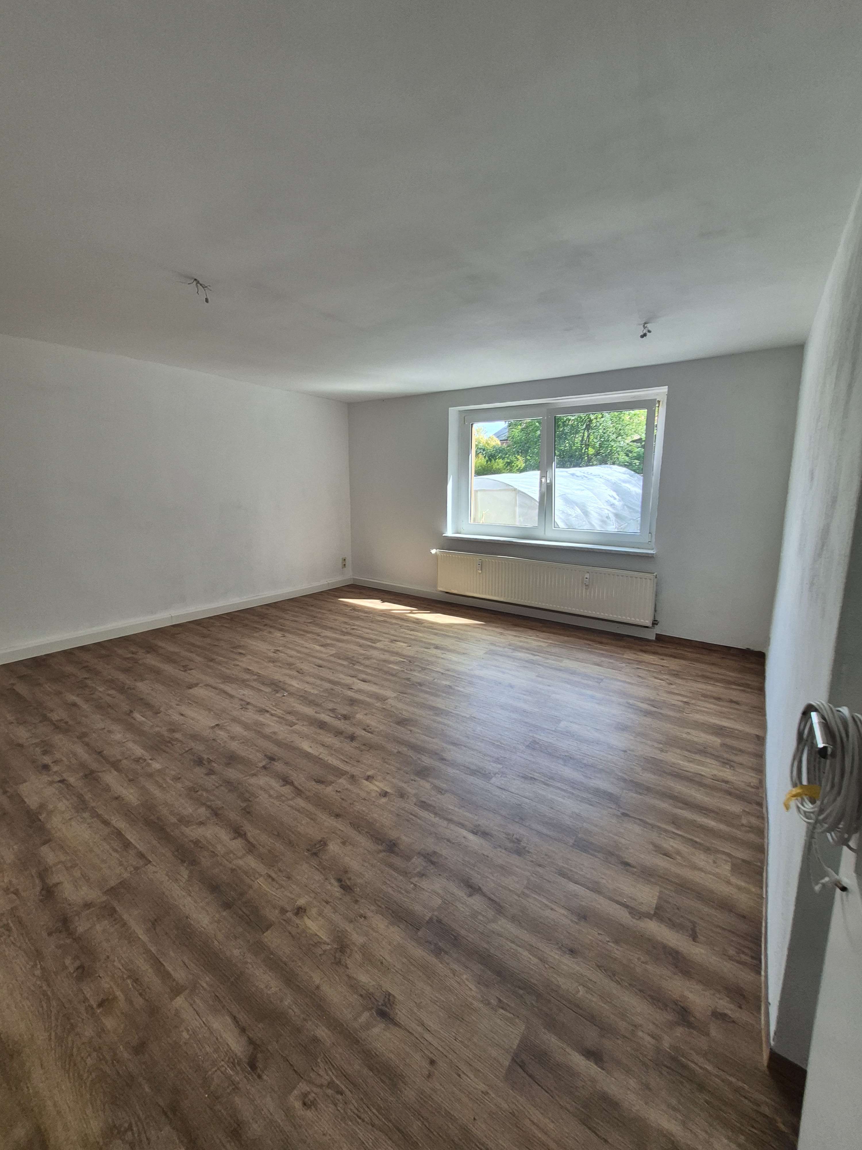 Thumbnail-Wohnung zum Mieten in Hohndorf 300,00 € 64 m²