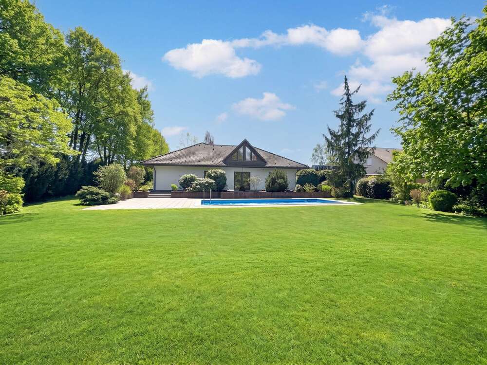 Thumbnail-Haus zum Kaufen in Neusäß 1.390.000,00 € 206 m²