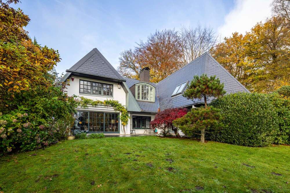 Thumbnail-Haus zum Kaufen in Hamburg Wohldorf-Ohlstedt 1.750.000,00 € 380 m²