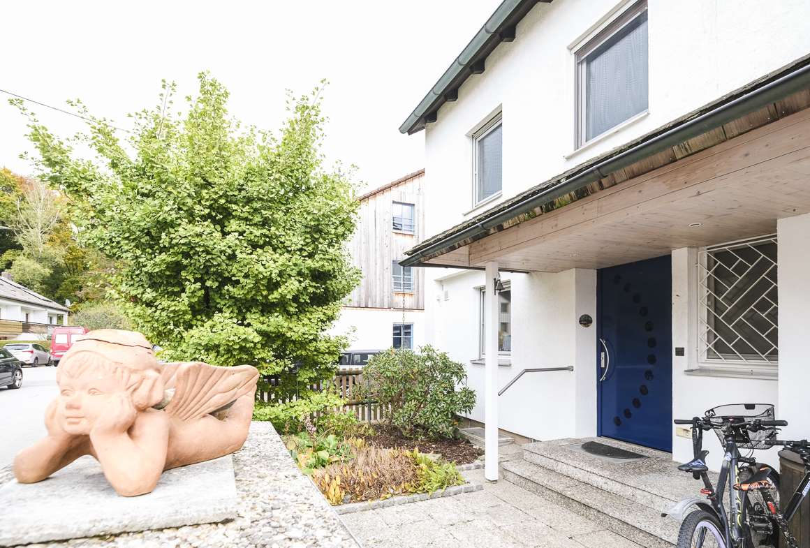 Thumbnail-Haus zum Mieten in Pöring 2.530,00 € 141 m²