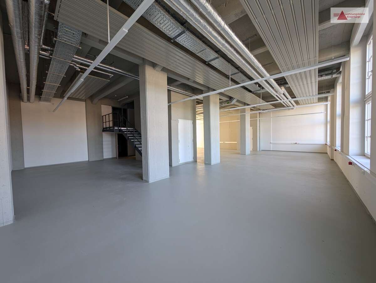 Thumbnail-Halle in Zwönitz 1.097,25 € 183.47 m²