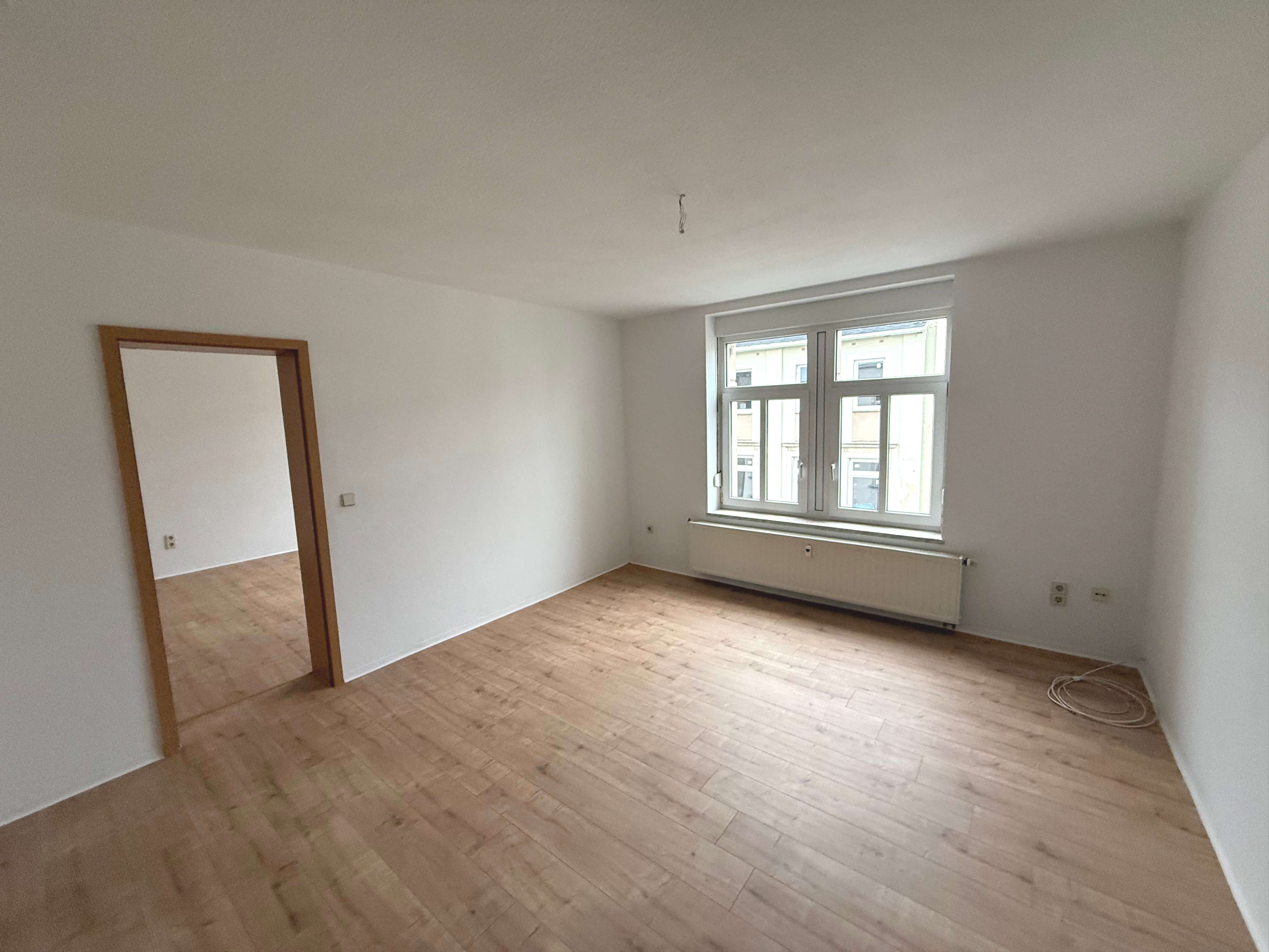 Thumbnail-Wohnung zum Mieten in OelsnitzVogtl. 455,00 € 84.23 m²