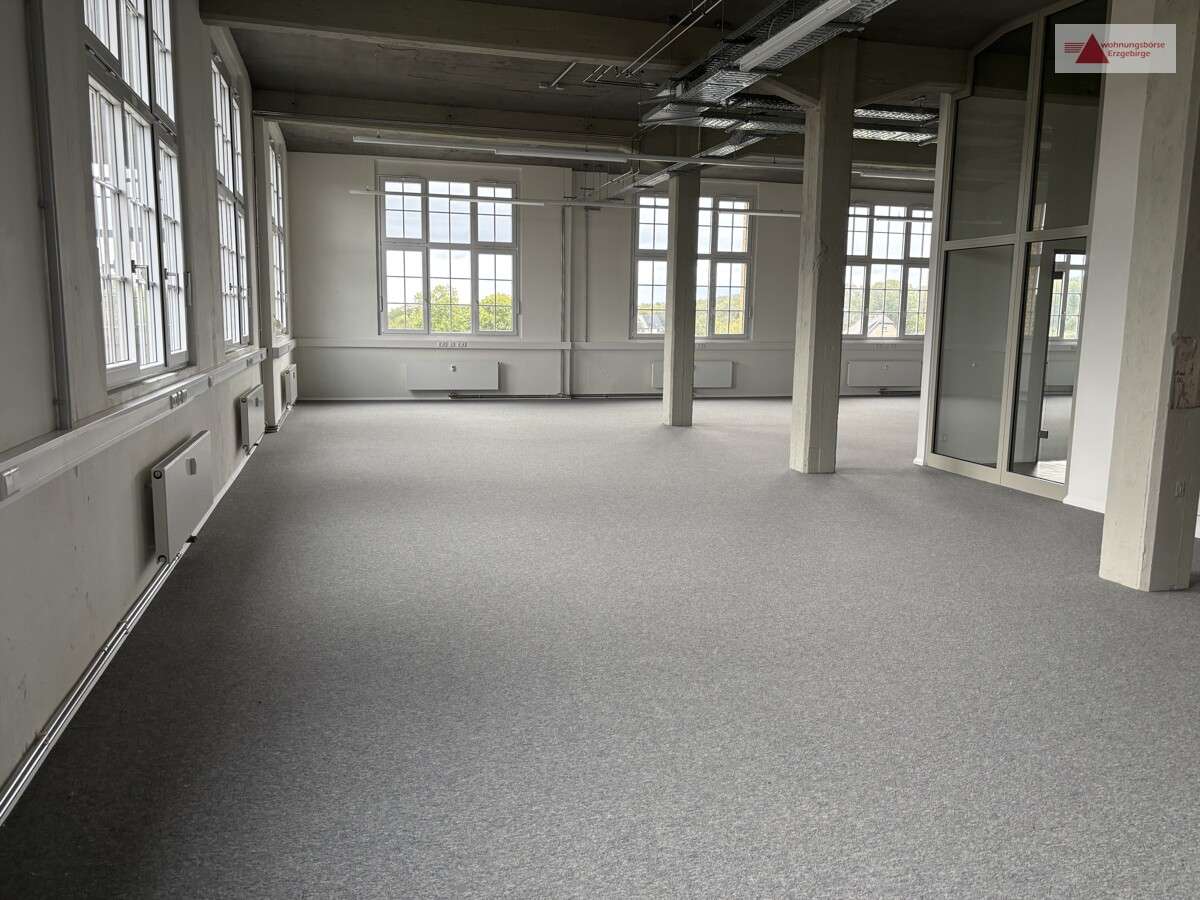 Thumbnail-Büro in Zwönitz 1.453,92 € 223.68 m²