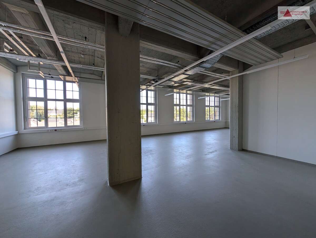 Thumbnail-Halle in Zwönitz 1.635,06 € 238.95 m²