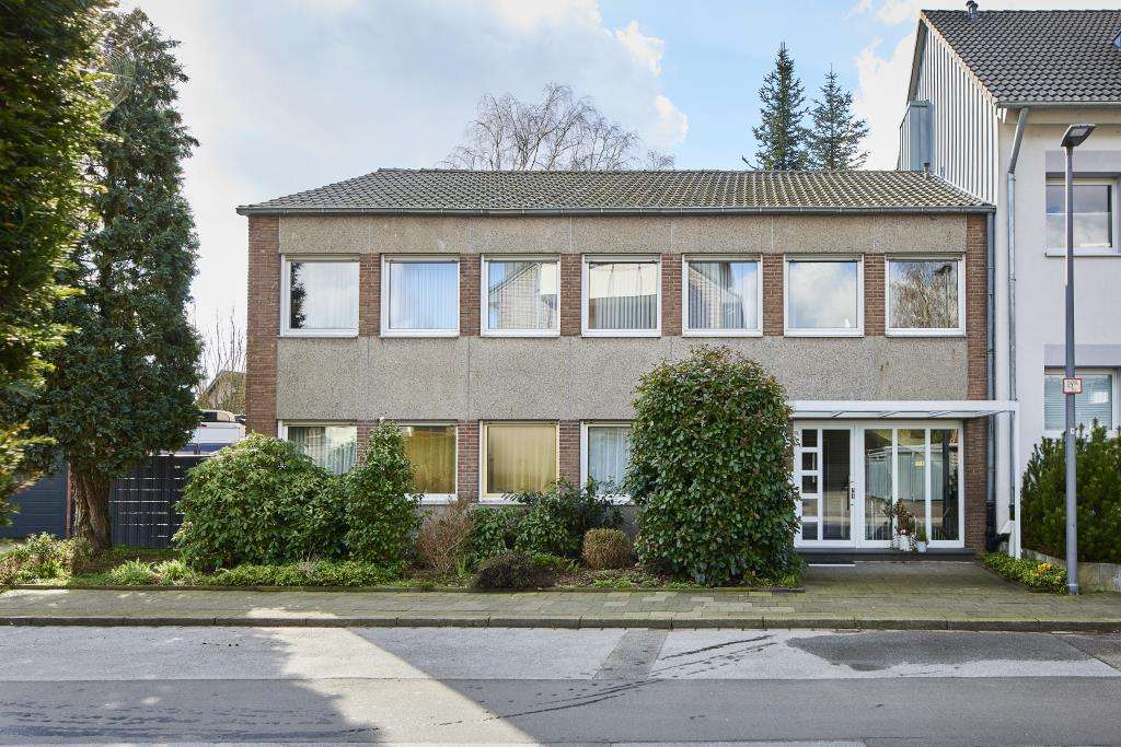 Thumbnail-Haus zum Kaufen in Krefeld 605.000,00 € 435 m²