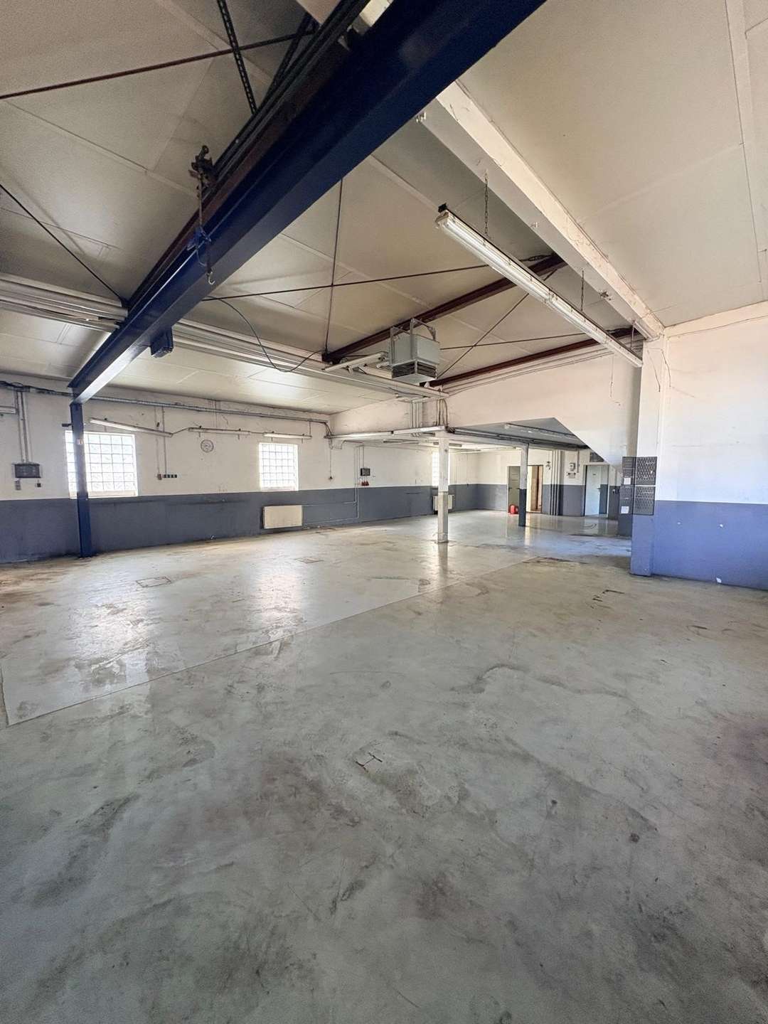 Thumbnail-Halle in Stuttgart 4.500,00 € 320 m²